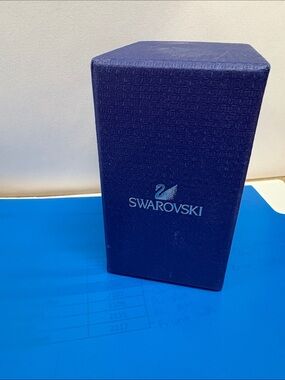 Swarovski crystal bracelet with navy blue box